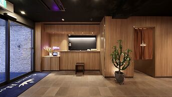 Nipponbashi Crystal Hotel