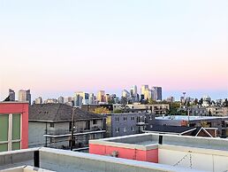 Monki Di Executive Suites - GLAS - Luxury Inner City Home 3 min to Dow