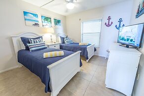 Cape Winds by Happy Palm Stays