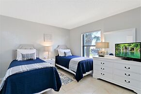 Cape Winds by Happy Palm Stays