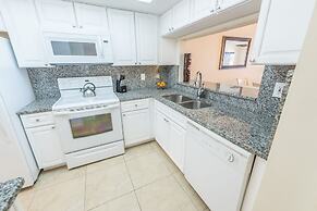 Spanish Main by Happy Palm Stays