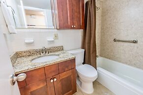 Spanish Main by Happy Palm Stays