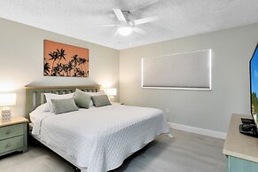 Spanish Main by Happy Palm Stays