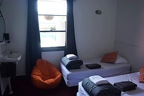 BoBs Hostel