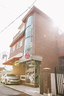 Riverside Guest House