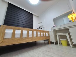 Riverside Guest House