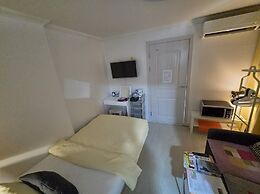 Riverside Guest House