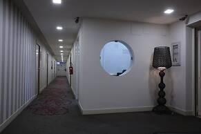 Home Club Suite Hotel