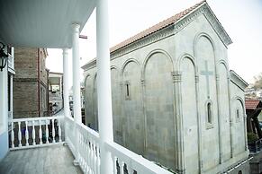 Aivani Hotel