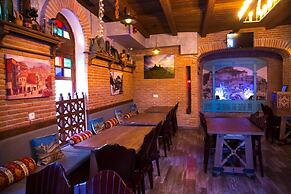 Aivani Hotel