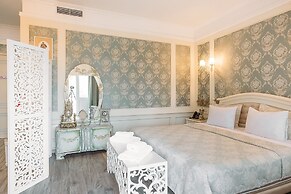 Aivani Hotel