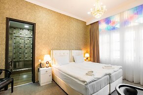 Aivani Hotel