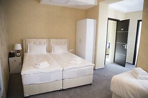 Aivani Hotel