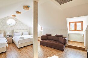 Aivani Hotel