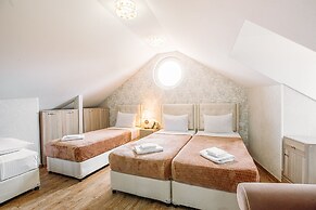 Aivani Hotel