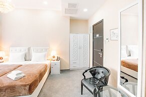 Aivani Hotel