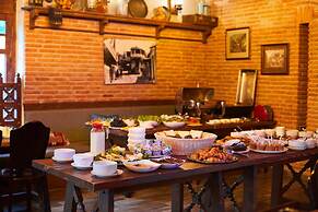Aivani Hotel