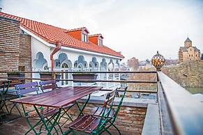 Aivani Hotel