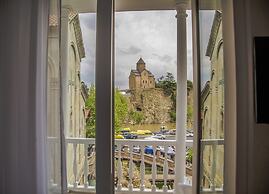 Aivani Hotel