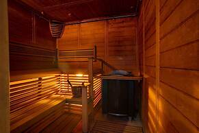 Ramada Hotel & Suites by Wyndham Novosibirsk Zhukovka