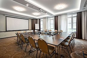 Ramada Hotel & Suites by Wyndham Novosibirsk Zhukovka