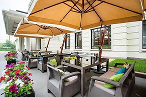 Ramada Hotel & Suites by Wyndham Novosibirsk Zhukovka