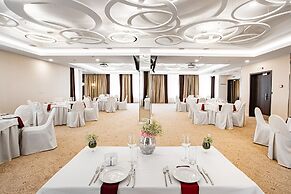 Ramada Hotel & Suites by Wyndham Novosibirsk Zhukovka