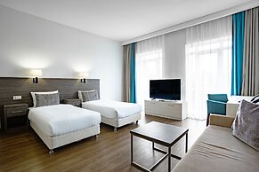 Ramada Hotel & Suites by Wyndham Novosibirsk Zhukovka