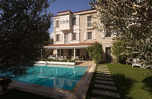 Peremere Alacati Hotel