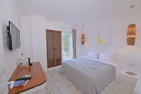 Peremere Alacati Hotel