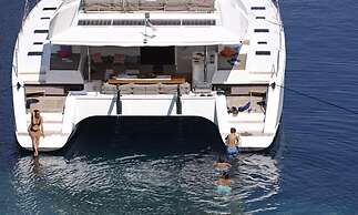Dream Yacht Charter Private Crewed Yacht