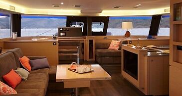 Dream Yacht Charter Private Crewed Yacht