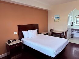 Travelodge by Wyndham Harbor City