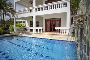 La Paloma Blanca by Lost Beach