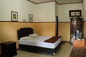Ananda Hotel