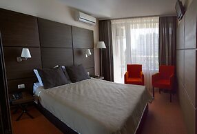 Mirniy Resort