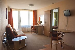 Mirniy Resort