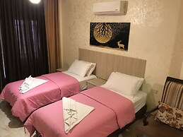 Suzan Studios & Apartments