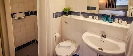 DCU Rooms at All Hallows College - Hostel