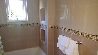 Executive Suites - Palms of Ottawa