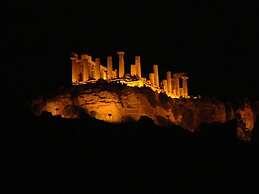 Eraclea Minoa Village