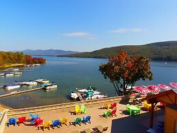 Surfside On The Lake