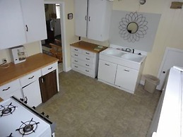 The Sandpiper Beachfront Motel