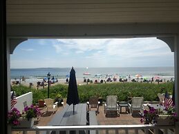 The Sandpiper Beachfront Motel