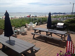 The Sandpiper Beachfront Motel