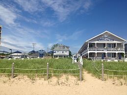 The Sandpiper Beachfront Motel
