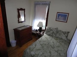 The Sandpiper Beachfront Motel