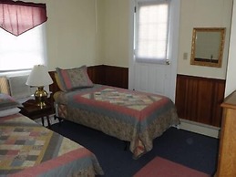 The Sandpiper Beachfront Motel