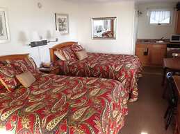 The Sandpiper Beachfront Motel