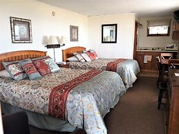 The Sandpiper Beachfront Motel